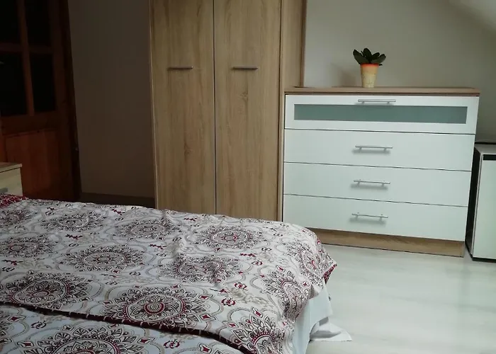 Katalin Vendeghaz 3*