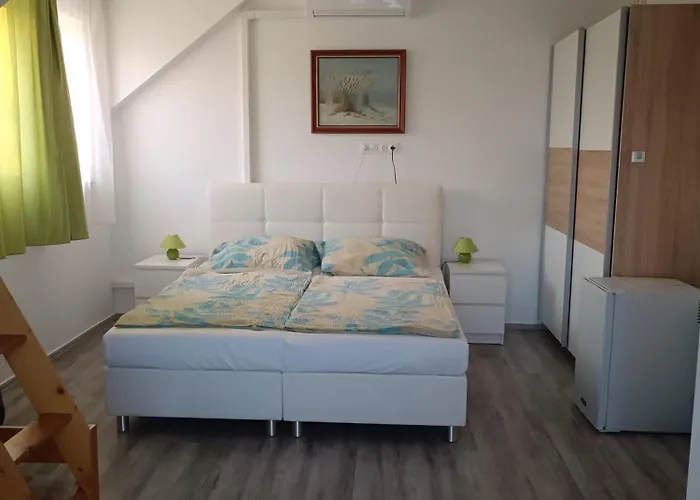 Katalin Vendeghaz Pensjonat Gyenesdiás