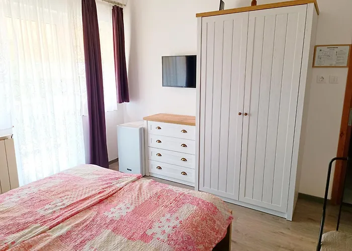 בית הארחה Katalin Vendeghaz גיינסדיאס