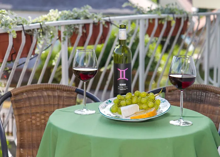 Katalin Vendeghaz 3*